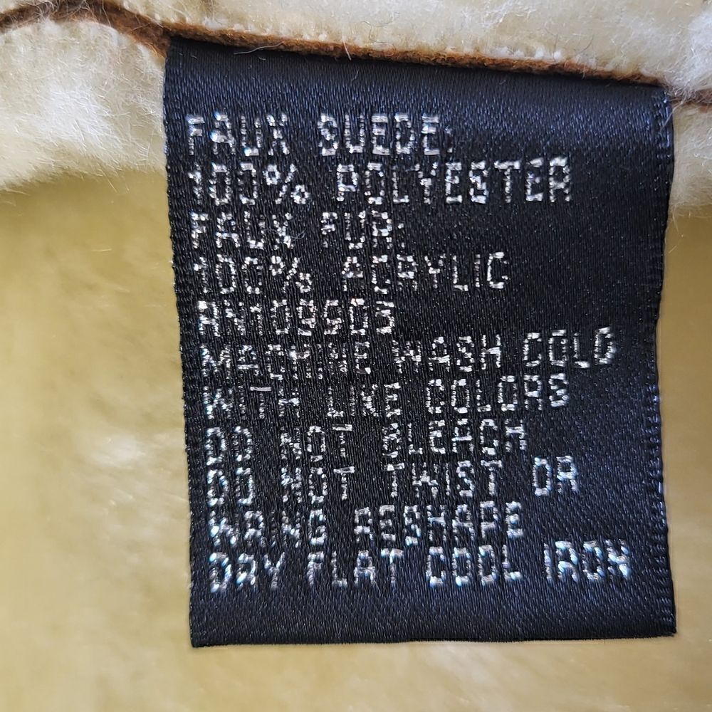 Essentials by Milano Vest - Picture 8 of 11